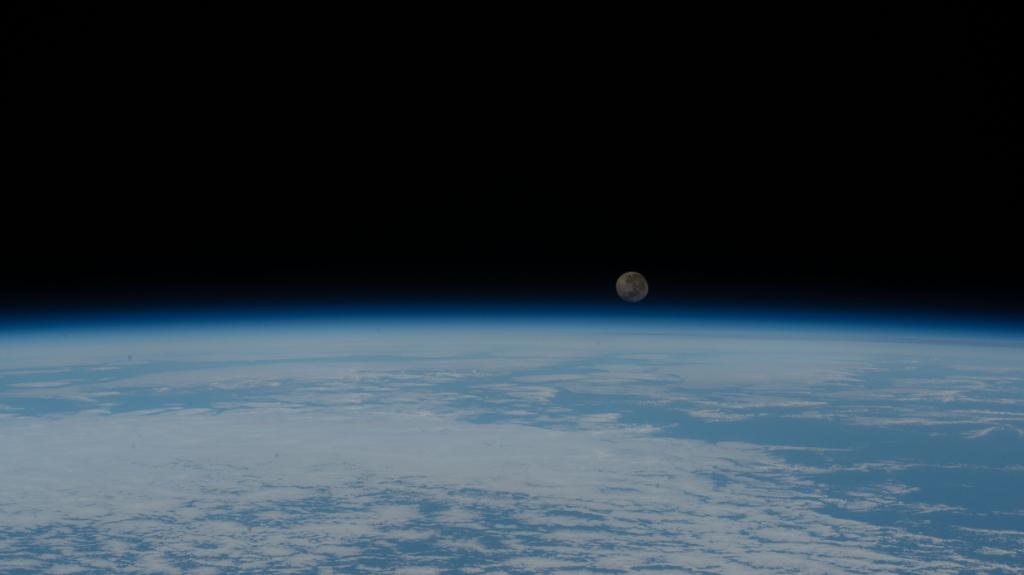 For Small Business Saturday we want to tell you about an opportunity for your #smallbiz to work with @NASA on your space technology innovations. Read the thread to see how small businesses contribute to our missions and the lives of people everywhere. https://t.co/wEoeQTWOud
