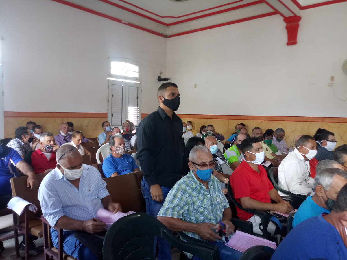 Asamblea_Banes's tweet photo. La @Asamblea_Banes , aprobó por unanimidad la Promoción de Daniel Sierra Zaldívar como Presidente Profesional de la comisión permanente de trabajo Agroalimentaria e Industrial.
#Banes #PoderPopularBanes #Cuba @AsambleaCuba @anamarianpp @HolguinConTodos @yander_santana https://t.co/zMxxEqIXBr