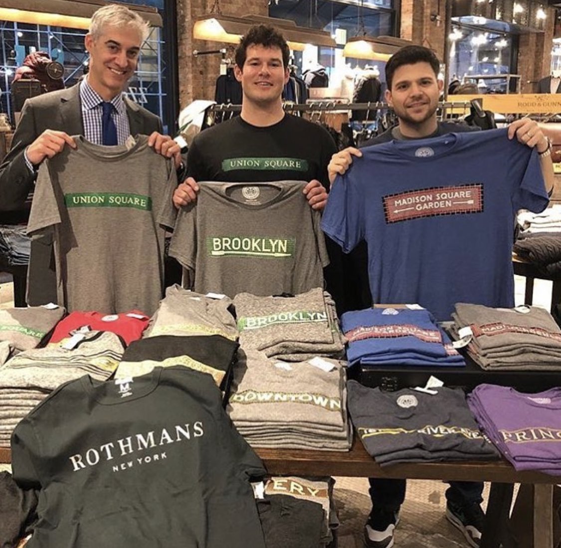 UnionSquareNY's tweet photo. Celebrate #SmallBusinessSaturday in #UnionSquareNY! Special shout-out to @RothmansNYC, a long time USQ businesses and Small Business Saturday partner. Find where you can do all your local holiday shopping on our Holiday Gift Guide at https://t.co/l3mKwAC5I9! #BizBuzz #USQHoliday https://t.co/4RfXNWu4cy