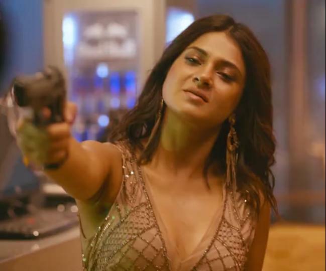 imshiva17's tweet photo. I give my vote to my favorite and
     the most deserving 
Jennifer Winget as Major Monica
Mehra in CodeM to win 
the prestigious Filmfare black lady

Jennifer Winget for Filmfare 
#FLYXFilmfareOTTAwards https://t.co/XLbQIQZ4g4