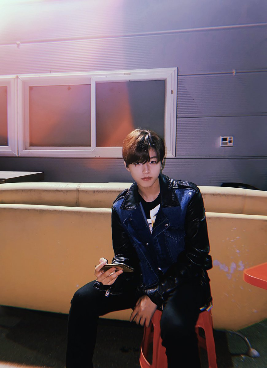 GHOST9OFFICIAL's tweet photo. [#이진우]

여러분 정말 볼 수 있는 날이 얼마 남지 않았습니다 저희의 자신감 있는 모습을 보여드리기 위해 열심히 연습 중이니까요!! 많이 기대해 주세요 그리고 저 맨 오른쪽 맞아요!!!! https://t.co/ABp2FLuscQ