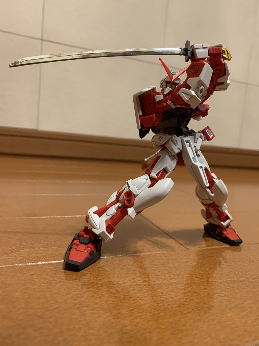 ASTRAYRED4's tweet photo. #ガンプラ
#AstrayRed
HG Gundam Astray Redframeがやっと完成😅まだ、フライユニットを作ってませんが、力尽きました…😅
おやすみなさい😴💤⭐ https://t.co/nJTOmgFJQj
