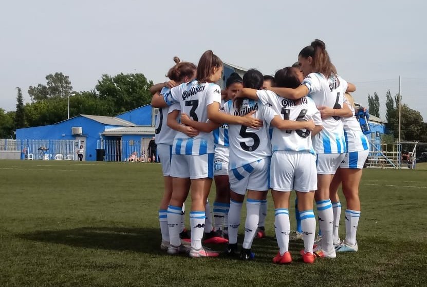 FemeninoAFA's tweet photo. #Transicion2020
Volvio a rodar la pelota!
Ganaron @RiverPlate @clubuaiurquiza y @RacingClub
Toda la info con resultados y goles en nuestra web
https://t.co/iXaSKWV94d https://t.co/z9JNS2pWCY