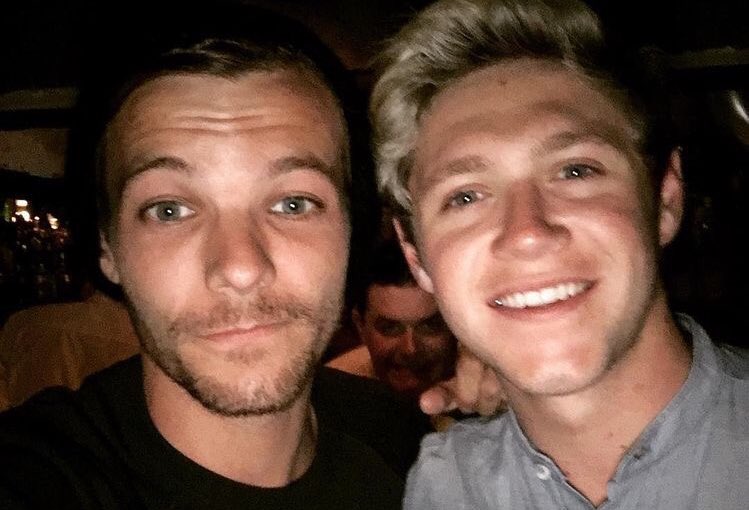 louis tomlinson selfies; a thread ༉‧₊˚✧