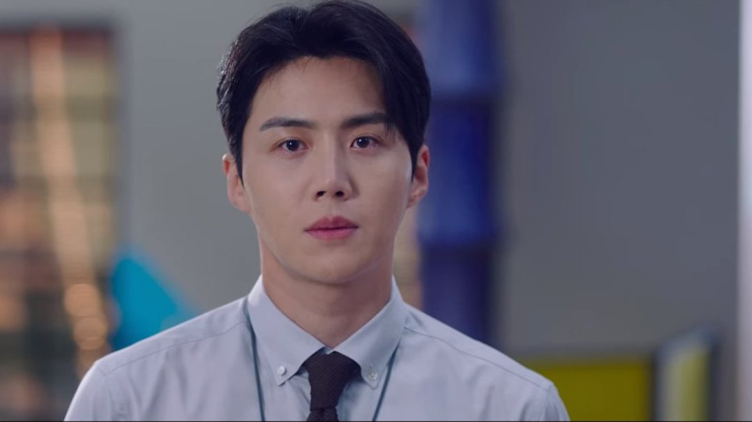 iconickdramas's tweet photo. Director Han Ji Pyeong is so fine??? YES SIR I'LL DO EVERYTHING FOR YOU! #StartUp #StartUpEP13 https://t.co/HJ5YlYJXg8