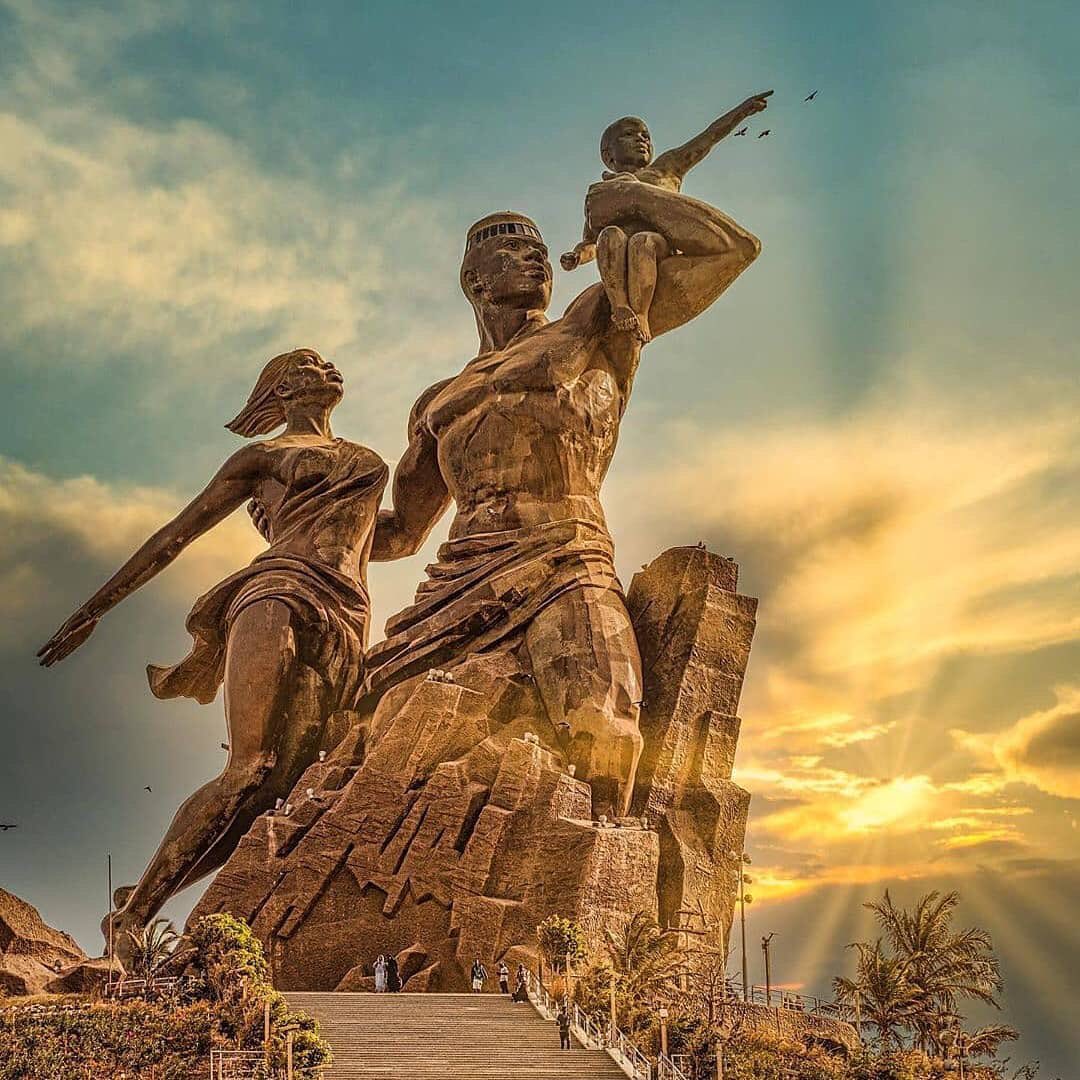 AfricaMatters15's tweet photo. 📍 Le monument de la Renaissance Africaine, Senegal 🇸🇳🌍

📸: @viaja_no_mundo || ⠀⠀⠀⠀⠀⠀⠀⠀⠀
@oeildusenegal 
#monumentorenascençaafricana #racismo #senegal🇸🇳 #cultura #56daysofafrica #africamatters #senegal #senegalais #africa #dakar #monumentdelarenaissanceafricaine https://t.co/k6SM6z9cVb