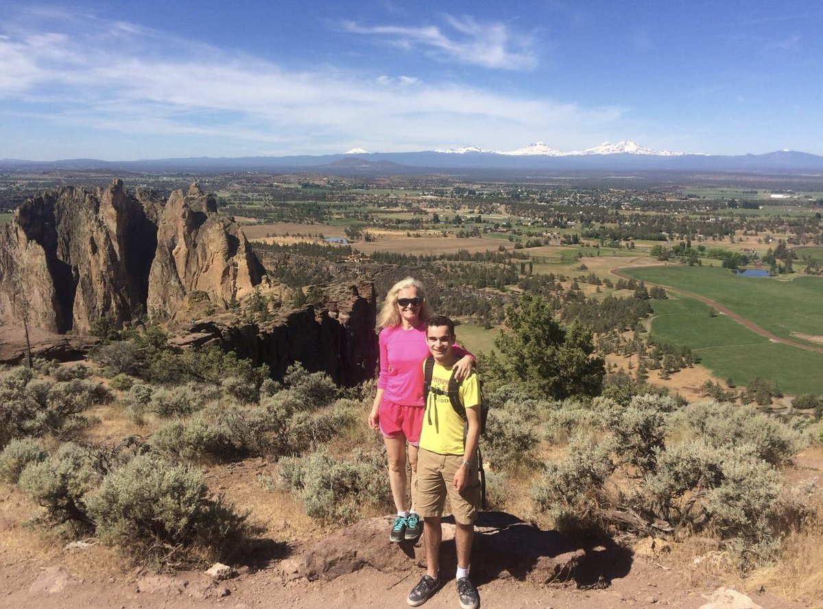 Mel03114501's tweet photo. I usually trail run around 100 miles a month. Yesterday hiked five miles for the first time in a long while and am insanely sore.  Lesson: cross train cardio.  Crypto fam - go outside! https://t.co/HZjDzXTxTv