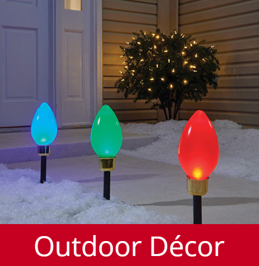 SipsAceHardware's tweet photo. Outdoor decor + a white Christmas?? #WishfulThinking https://t.co/3wFCBj3ynK