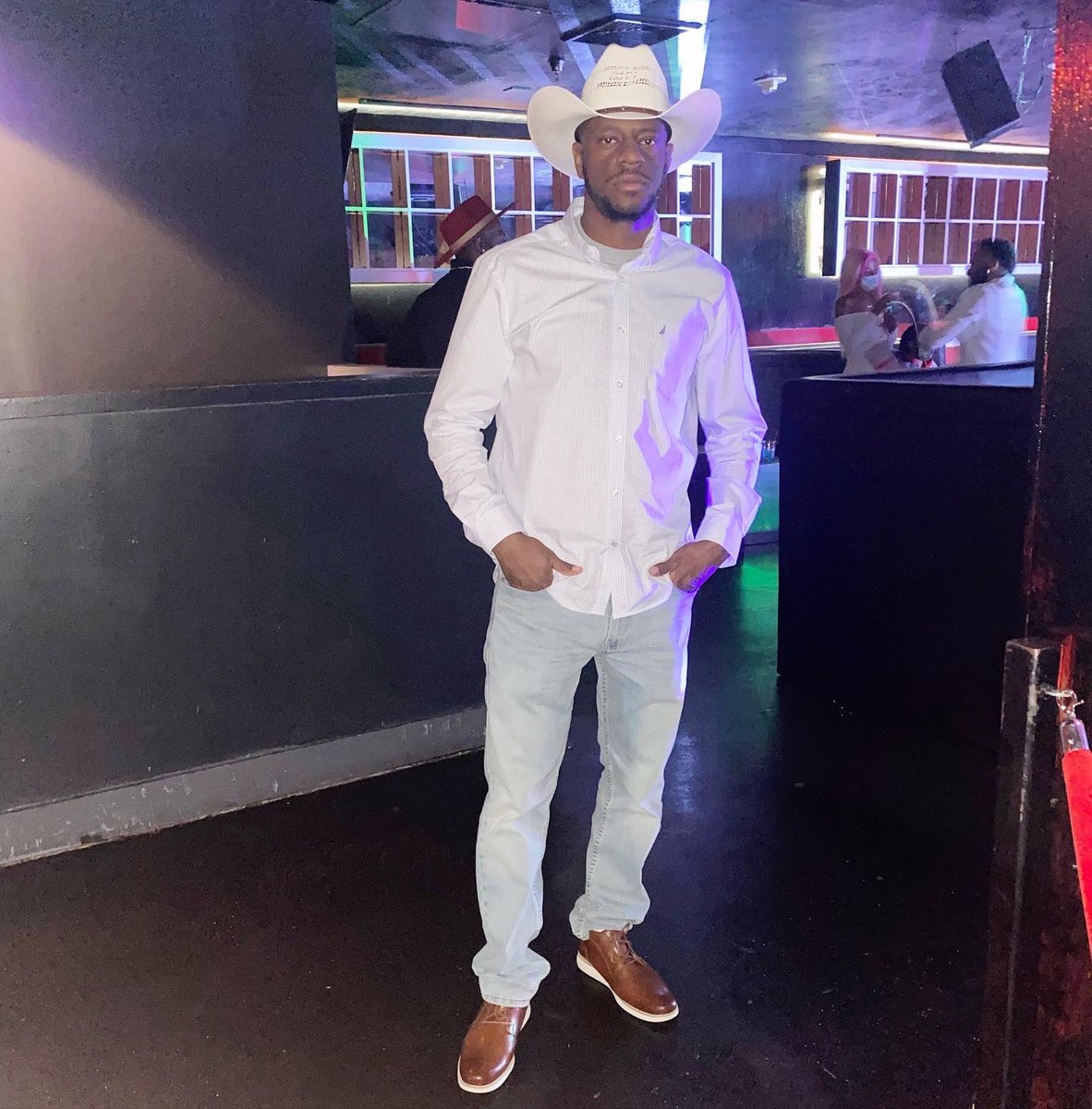 Roshawn_Jones's tweet photo. 🐎🤠  #Milesfamily  , while still grieving over my Brody passing! #RIH #BSMITH  @ Dallas, Texas https://t.co/MBt9E6g02s