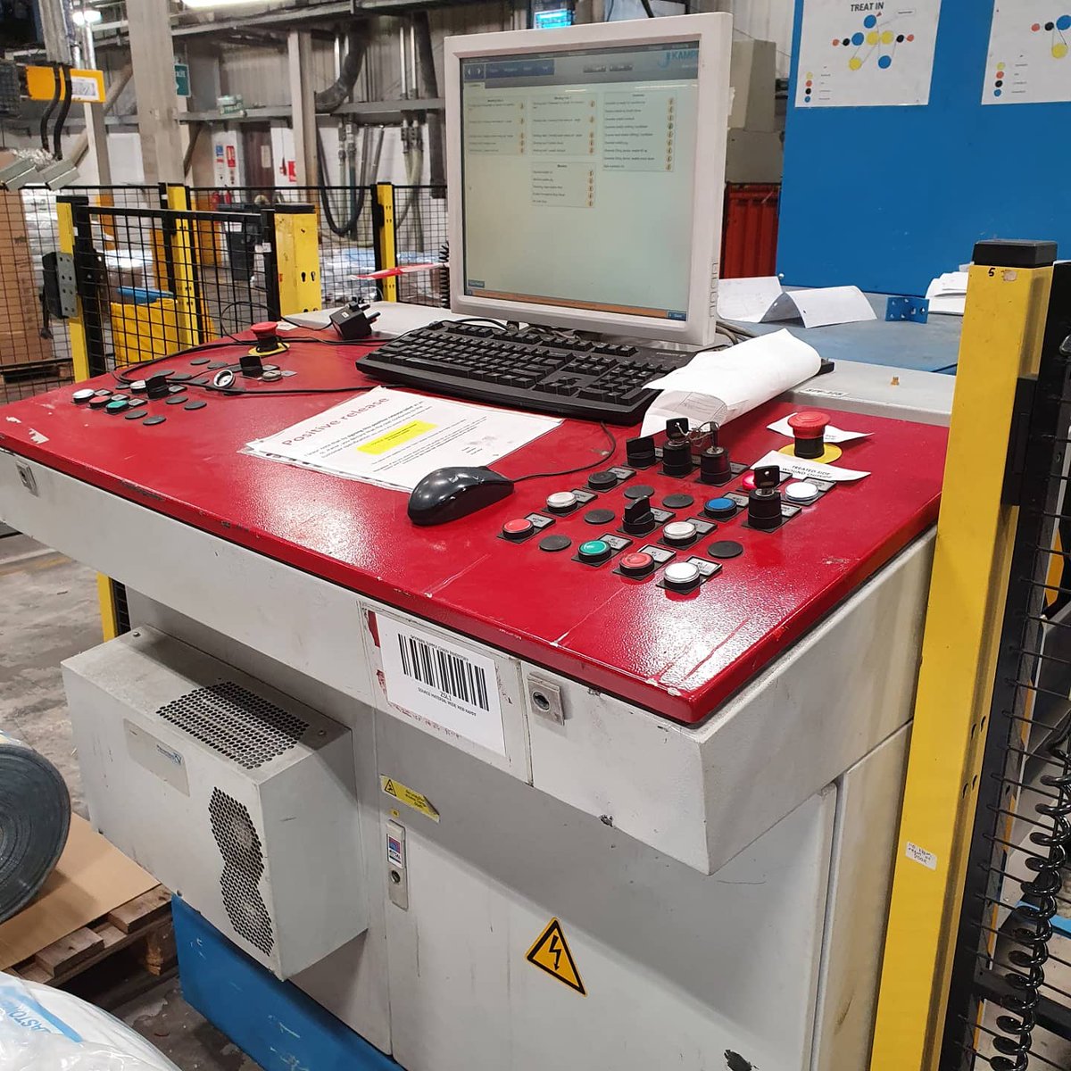 CkdEngineering's tweet image. Wide web kampf installed guards adjusted to suit customer's needs. #engineering #kampf #conversion #packaging