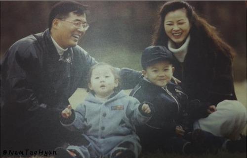 FetusWINNER's tweet photo. Song Mino childhood photos thread
#WINNER #MINO #FetusMINO
#위너 #송민호 @official_mino_ https://t.co/HkQ8JLPBqW