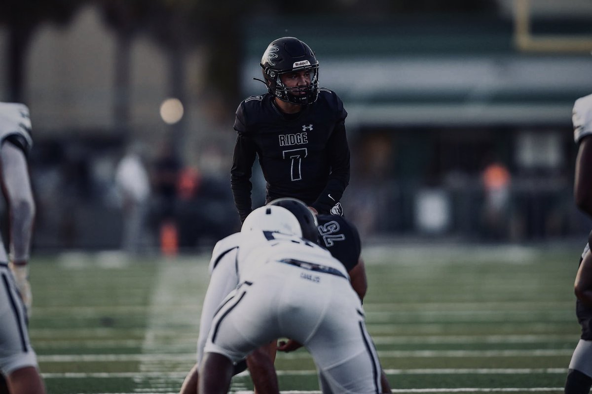 evanrdz's tweet image. couldn’t have asked for a better team. my brothers’ through it all. i want to thank God for giving us this opportunity. i want to thank my teammates and coaches for all that they’ve done for me. onto the next chapter. #7out✌🏽 @J_Louis23 @Derekmal75 @AidanMassiate @SamuelPierre21