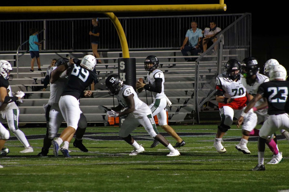 evanrdz's tweet image. couldn’t have asked for a better team. my brothers’ through it all. i want to thank God for giving us this opportunity. i want to thank my teammates and coaches for all that they’ve done for me. onto the next chapter. #7out✌🏽 @J_Louis23 @Derekmal75 @AidanMassiate @SamuelPierre21