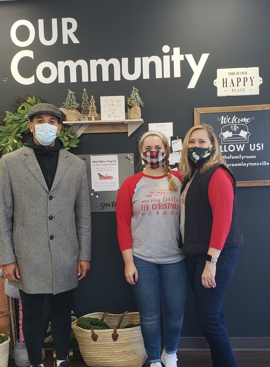 willjawando's tweet photo. This #smallbusinesssaturday, I visited with the great folks at The Family Room in Laytonsville, for their mini-outdoor market (every Saturday through the holidays). They have great gift 🎁 options & feature products from over 30 local businesses! #shopsmall #MoCoPromise #MoCoEats https://t.co/hEw622Rsoi