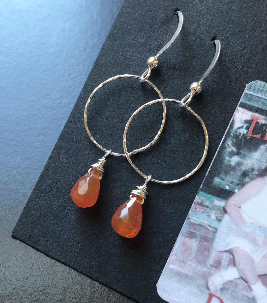 LittleSisterDe1's tweet photo. Saturday is starting off a little chilly by me, but these sweet little sparklers will warm things up! Delicately textured sterling silver rings and rich, bright drops of Carnelian make the perfect gift! Carnelian earrings, $34. https://t.co/GoV7rIogcX