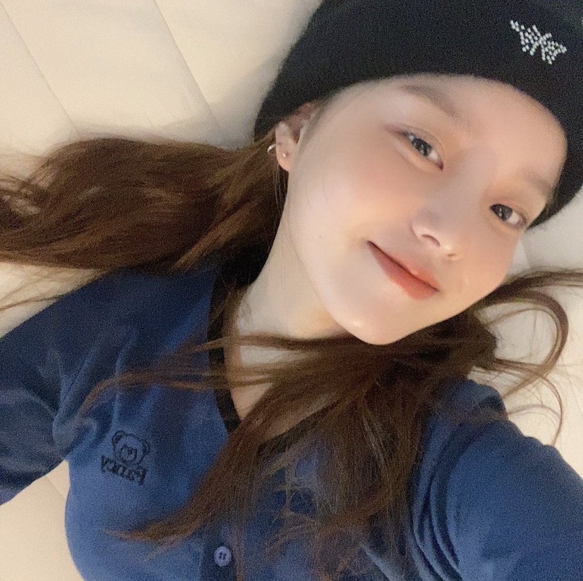 RothyUpdates's tweet photo. [201128] Instagram Update

“:))))”

{#rothy #로시} https://t.co/8vGoDhVQxw
