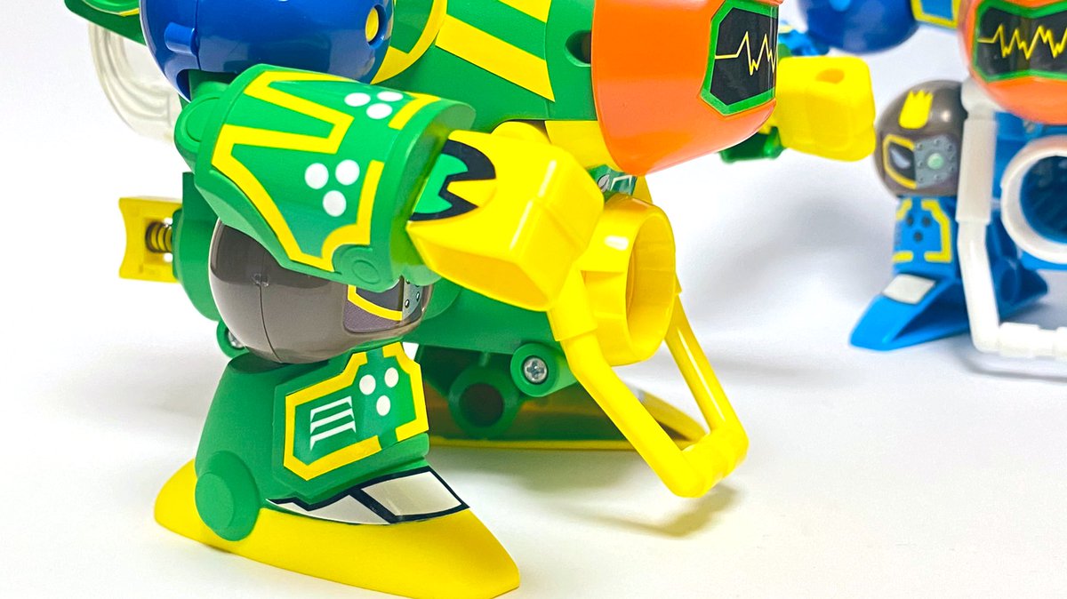 ボンバーアーマーの件。ここでガッタイダーの伏線を回収。いつも月末に