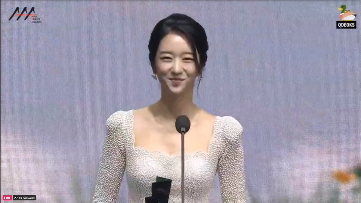 iconickdramas's tweet image. Congratulations Kim Soo Hyun and Seo Yea Ji for winning Hot Issue award for #ItsOkayToNotBeOkay at 2020 Asia Artist Awards 💛

#AAA2020 #AsiaArtistAwards2020