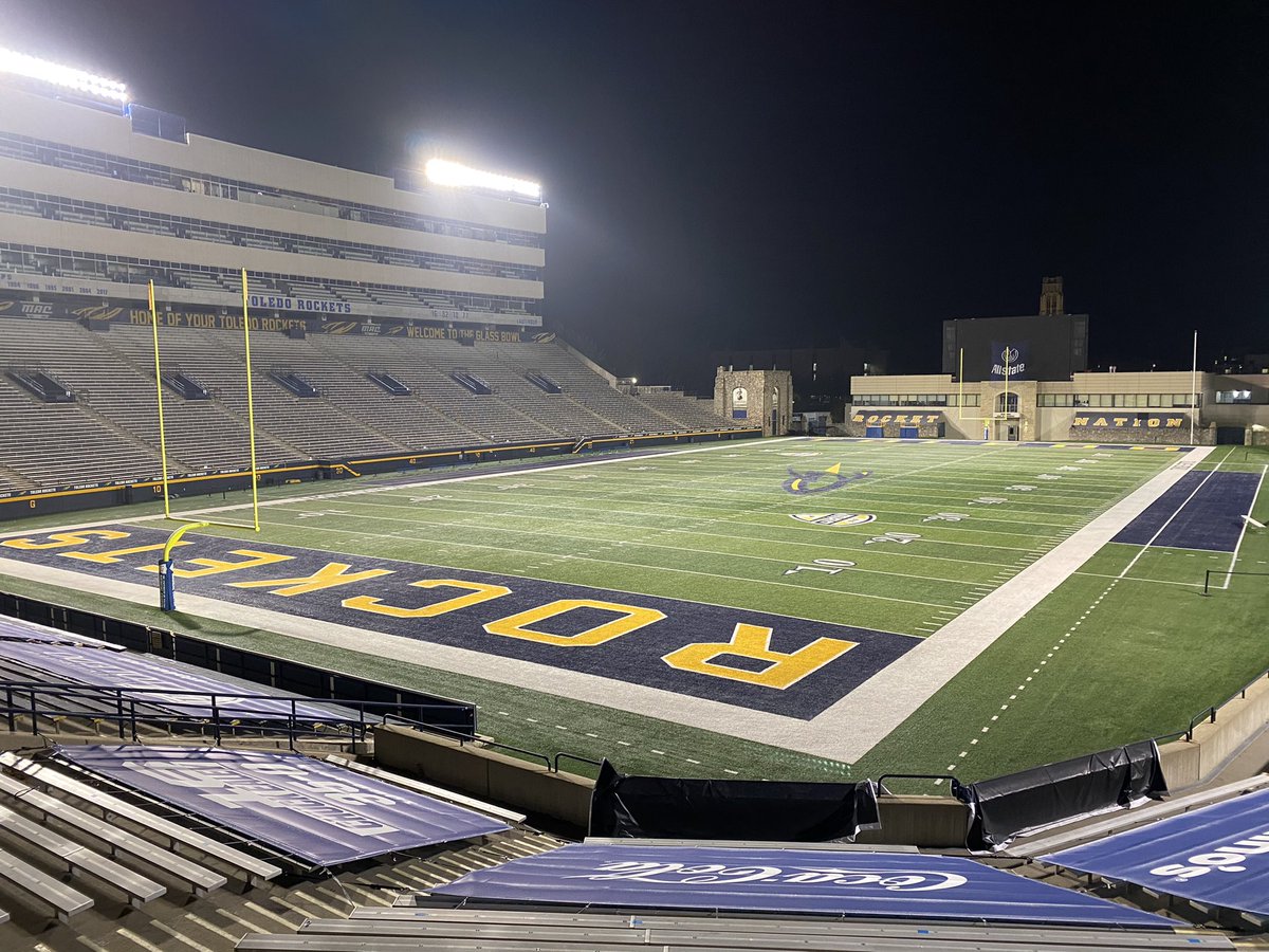 6am. Game Day. The Glass Bowl peacefully awaits the imminent ROCKET launch. Toledo Rockets vs Ball State Cardinals. Today at 12noon. ESPN3. #OneRocket https://t.co/B2BAsakJiL