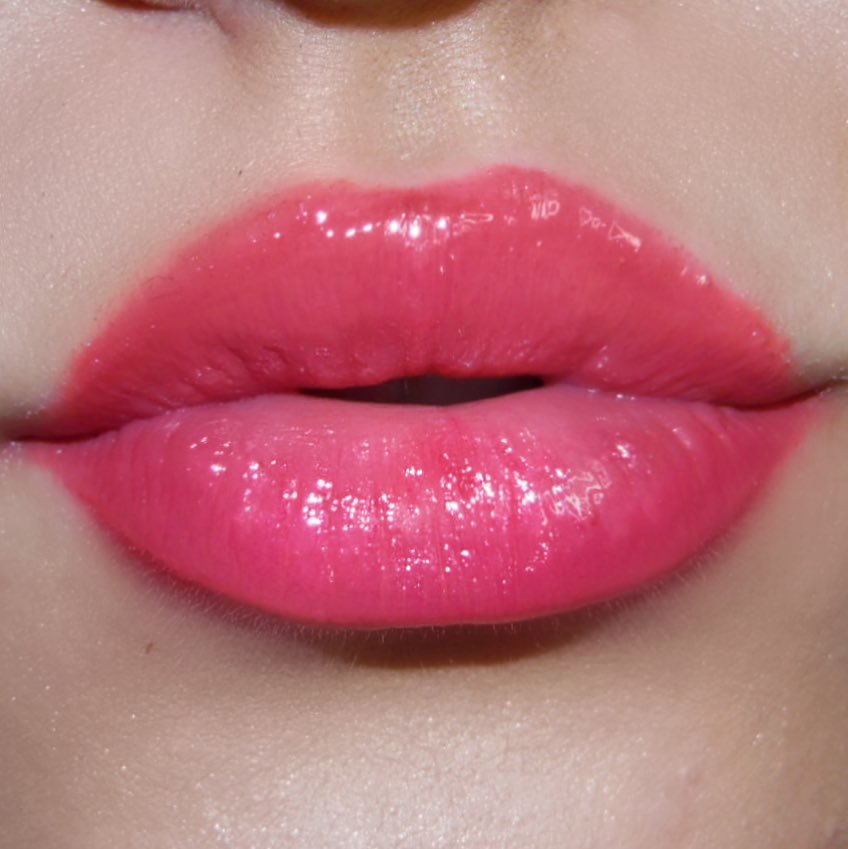 Lashxlizzle's tweet photo. LAUNCHING 12PM TODAY! 

Red, Gold and pink glosses! 

Will be available to buy on our website 

https://t.co/XnlGXhwSLL https://t.co/PBBD0XDNA2