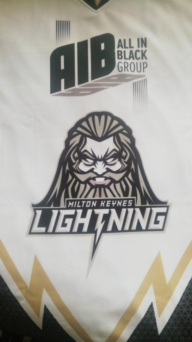 Iceman3533's tweet photo. Calling UK hockey fans..... It's Gameday!!!!!!! #LETSGOLIGHTNING #BLOCK14 #streamingseries https://t.co/qpAv3IuoQf