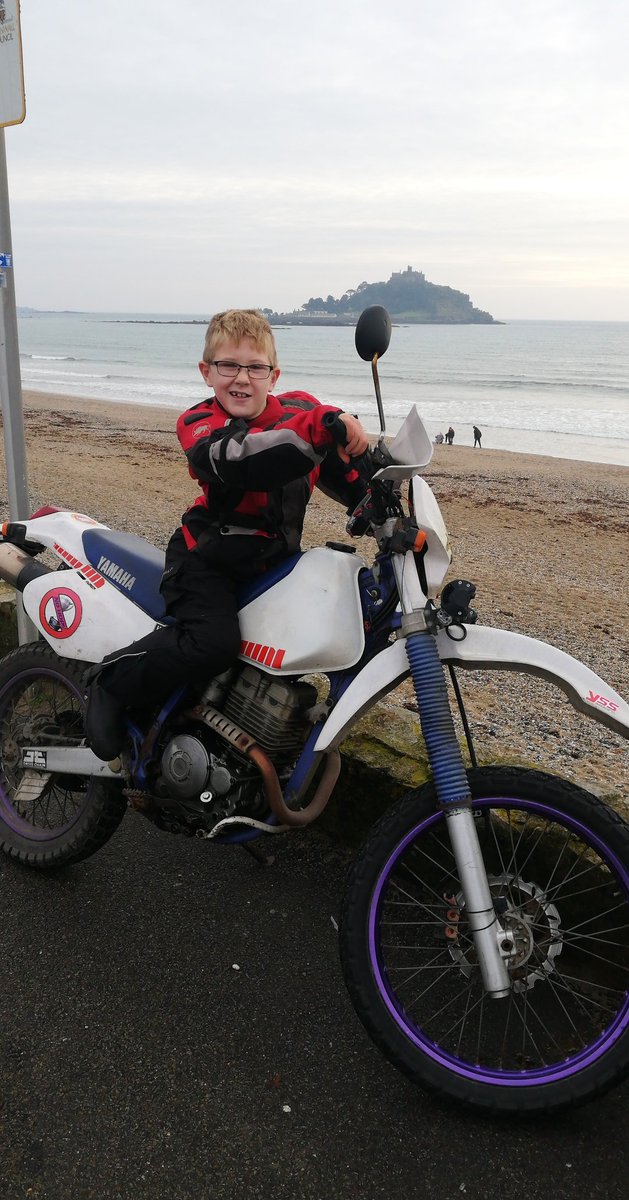 _BrettRalph's tweet image. Little ride down to #stmichealsmount with George 💙💓