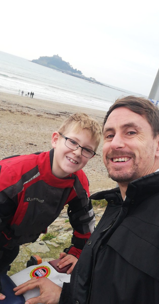 _BrettRalph's tweet image. Little ride down to #stmichealsmount with George 💙💓