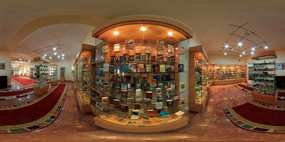 Il y a dans la vieille ville de #Bakou,  le Musée des livres miniatures, le seul du genre au monde.Dans ce musée privé, les visiteurs peuvent admirer plus de 5000 livres miniatures provenant de 64 pays différents et dont les auteurs sont connus dans le monde entier.#Hautkarabakh