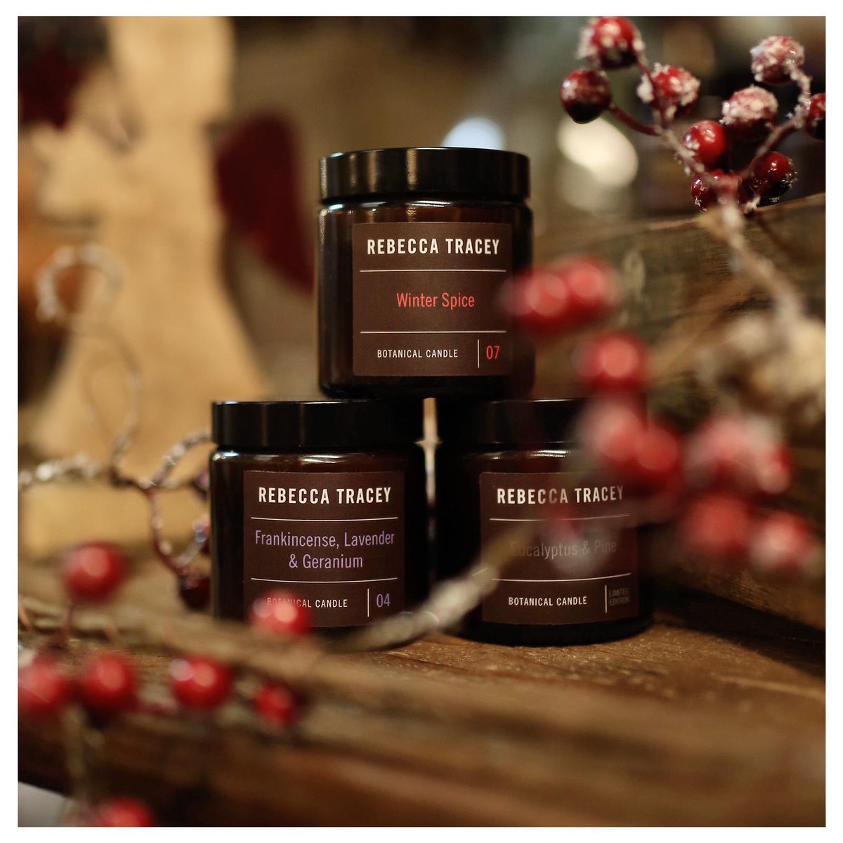 Free gift: spend £35 or more this weekend and get a complimentary travel candle! 💚

*Offer available until midnight Sunday 29th November. Candle featured in this pic isn’t travel size.

rebeccatracey.co.uk #freegift