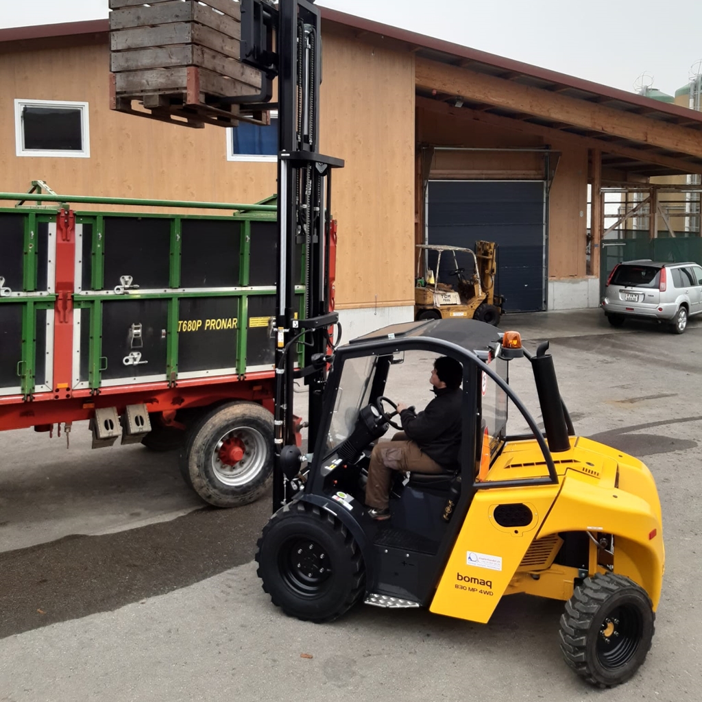 New B30 MP unit delivered by our distributor in Switzerland, Staplerhandel.CH AG. Thank you for your great work Mr. Gerber! Even this year you are all doing your best! Once again, the B30 MP compact size & unbeatable turning radius have been decissive for our customers.