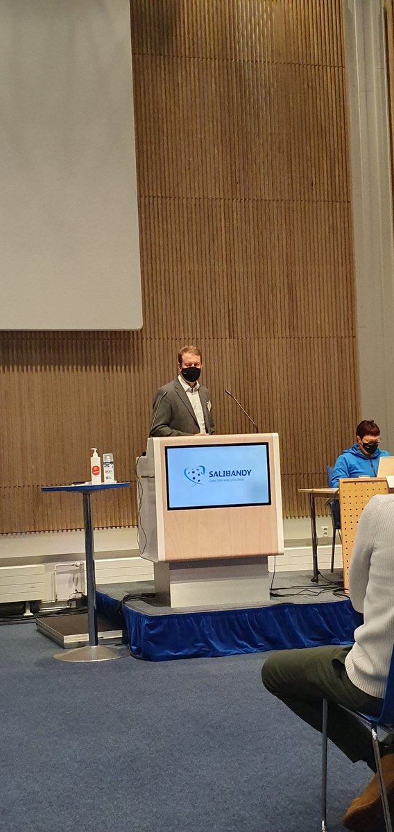 Salibandyliiton toiminnanjohtaja <a href="/pilmivalta/">Pekka Ilmivalta</a> avaamassa Salibandyn strategian päivitystä #salibandy #floorball #liitonkokous #lovethewayyouplay