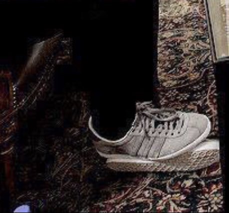 louis tomlinson doing that thing with his feet; a thread