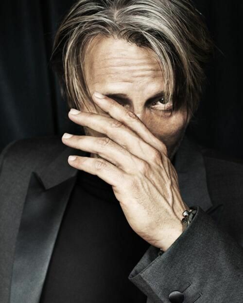 mads mikkelsen veiny hands a much needed thread