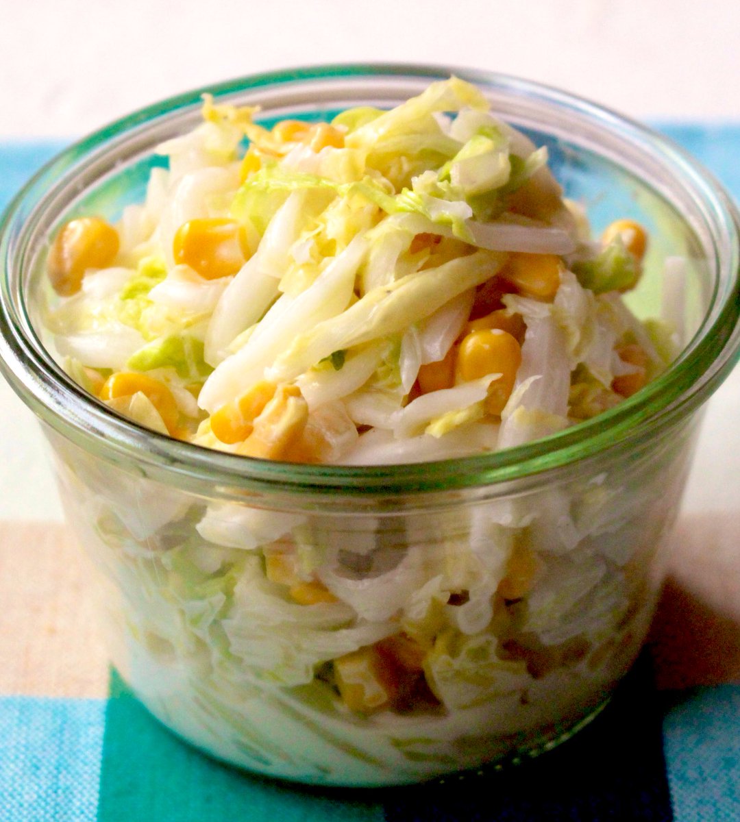 つくりおき食堂まりえ Pa Twitter 白菜の大量消費ならこれ 定番の作り置きおかず 食材2つ 白菜とコーンのコールスロー ポリ袋に入れ塩もみすると水切りしやすくおすすめ 塩もみした白菜はコーンとあわせて酢 マヨネーズ 砂糖を同量ずつ入れ混ぜるだけ いま