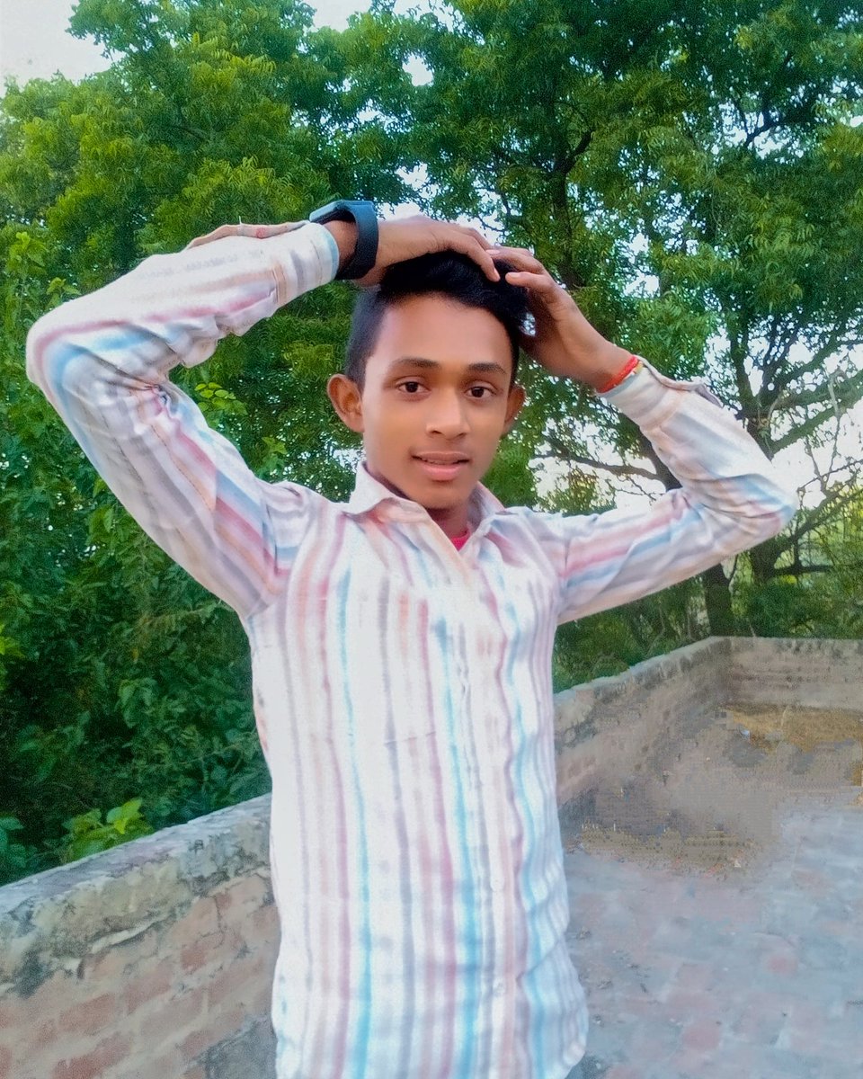 therajakumar_1's tweet photo. फैशन के नाम पर हम भी क्या-क्या करते है,
फटा हुआ जीन्स भी बड़ी स्टाइल से पहनते है.
Faishon ke naam par ham bhi kya kya karte hai
Fata hua bhi jinsh badi style se pahante hai
Ramramji
#rajakumar #faishonmodel #TwitterStory https://t.co/YyfKyRHKAq