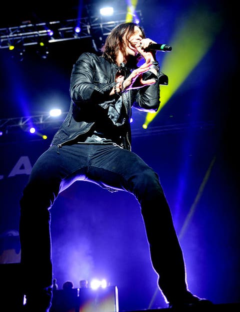 MylesKJunkies's tweet photo. 2/end

"BENT TO FLY" 👇

https://t.co/gajdCnXKie 

AWESOME PHOTOS BY: 📸👏 NIGE B &amp; Shirlaine Forrest/ Gigwise @MylesKennedy @slash @todddammitkerns  @franksidoris @brentfitz  #SMKC #WOF2014 🇬🇧 #OTD https://t.co/nX2zjJAjKo