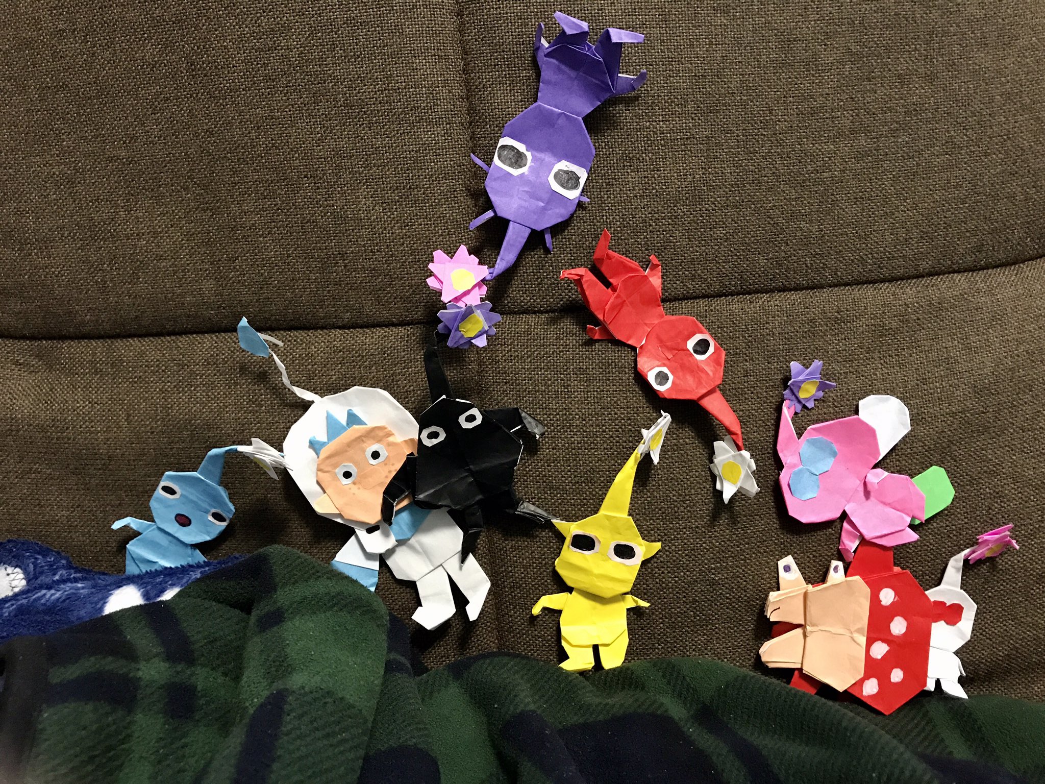 いもあん 在 Twitter 上 チャッピー作った と息子 何 チャッピー ピクミンに出てくるキャラクターらしい 他のピクミンにも花が咲き始めた ピクミン3デラックス3 ぴくみん 任天堂 折り紙 おりがみ Origami T Co 8z9ioujn8o Twitter