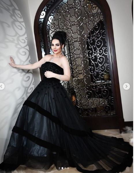 بوابة الوفد لمحبي فساتين السهرة السوداء استوحي أناقتك من ديانا كرزون