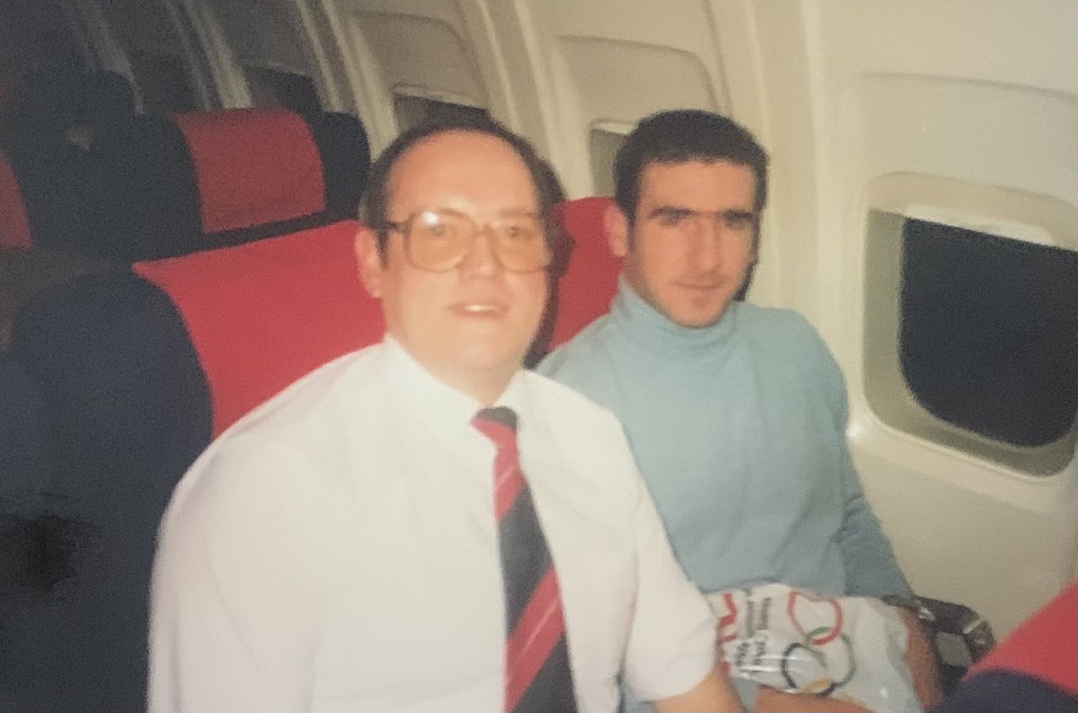 they sang ‘who put the ball in the gooners net’ to sparky and of course we introduced ourselves to the new signing.