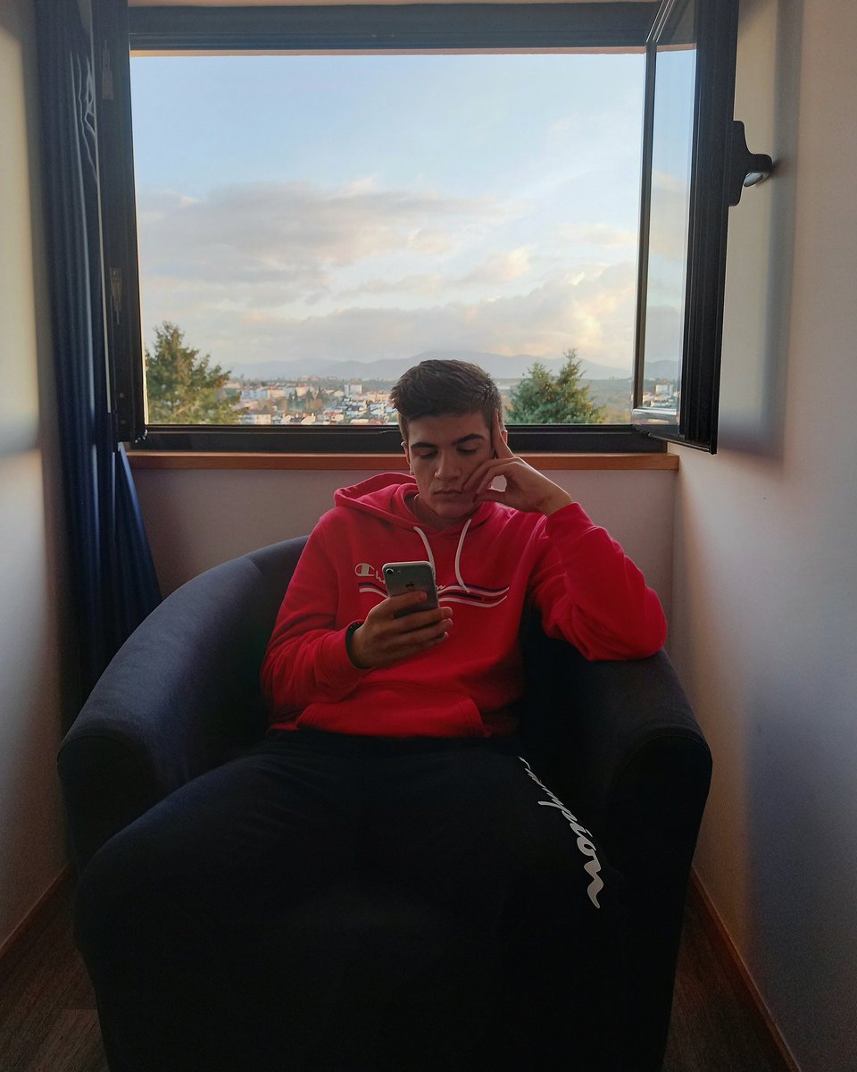 💫 E fiz do Rec Rap, fiz do Rap Trap, fiz um Trap Fat, fiz um Trap Fast, cheguei ao TOPO e nem dei Step....💫