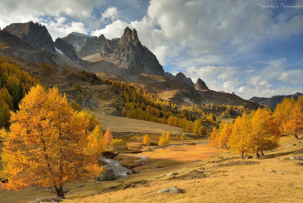 Sebastian023456's tweet image. Golden light on larch trees in Vallée de la Clarée - French Alps

Have a nice weekend