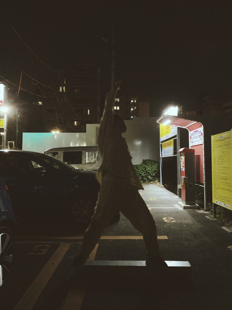 cgate_ryo's tweet photo. MVはもう見てくれたかな?🎥
もっと色んな人に見てほしいし聴いてほしい‼︎
撮影もかなりハードで翌日は首がただの棒切れになってました🥰
写真は撮影終わりに狂ってる私‼︎
New Singleは既に配信中なので聴いてない方はMVと併せてチェック‼︎
https://t.co/k7ErPRxC8N
#cgate #becausewe https://t.co/qjn2nu4tGF