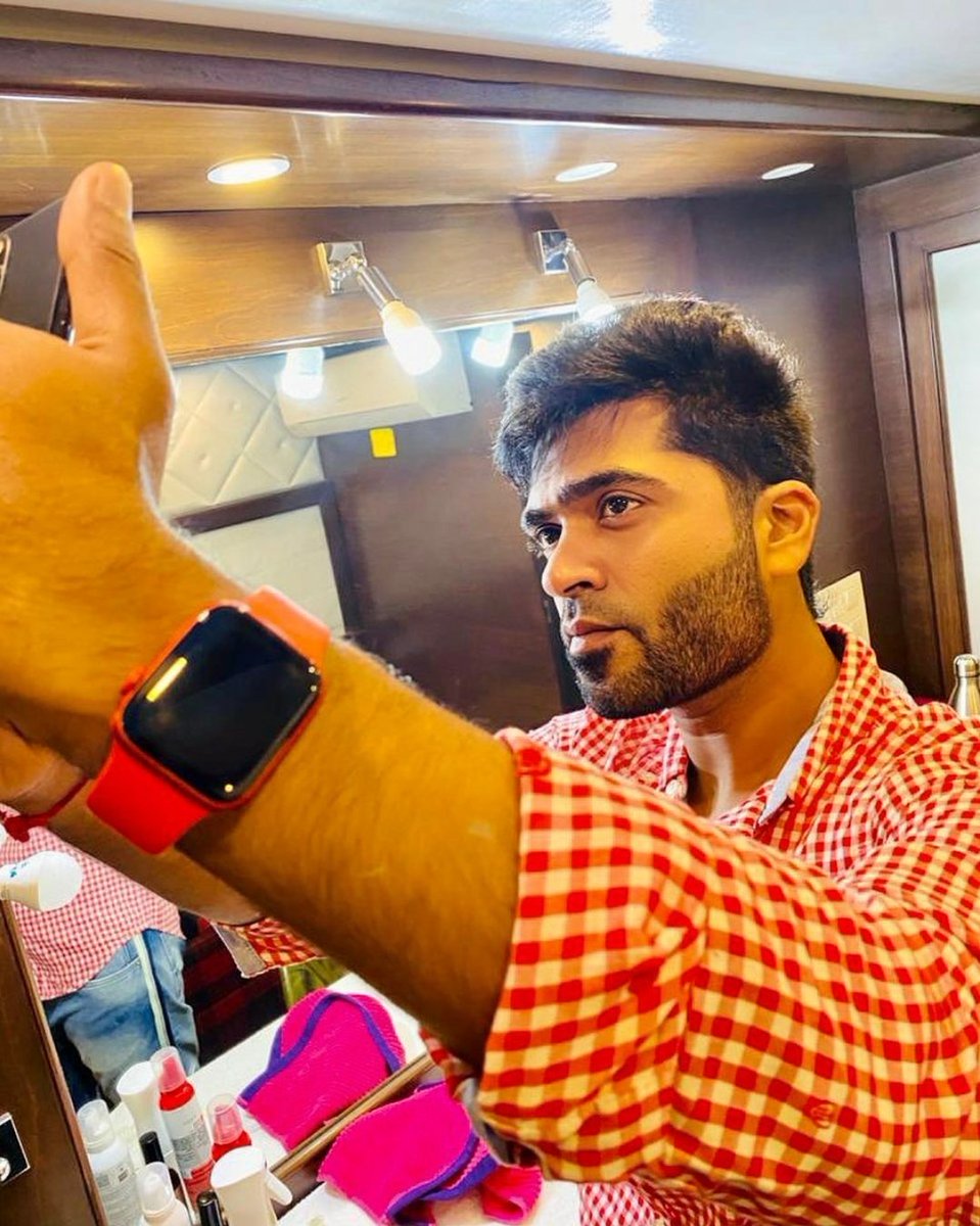 Cinedarbar1's tweet photo. Latest Selfie 🤳
Follow ♥️ #cinedarbar ♥️
#str #simbu #silambarasan #strfans #eeshwaran #vallavan #manmadhan #kollywood #kollywoodcinema #hero #actor #transformation #comeback #silambattam #silambarasantr #pongalrelease #selfie #stylish #stylishactor #singer #memes #tamilan https://t.co/TLQd5mhLmE