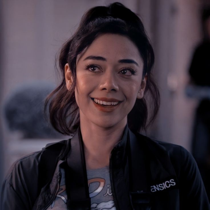 Happy birthday ella Lopez     