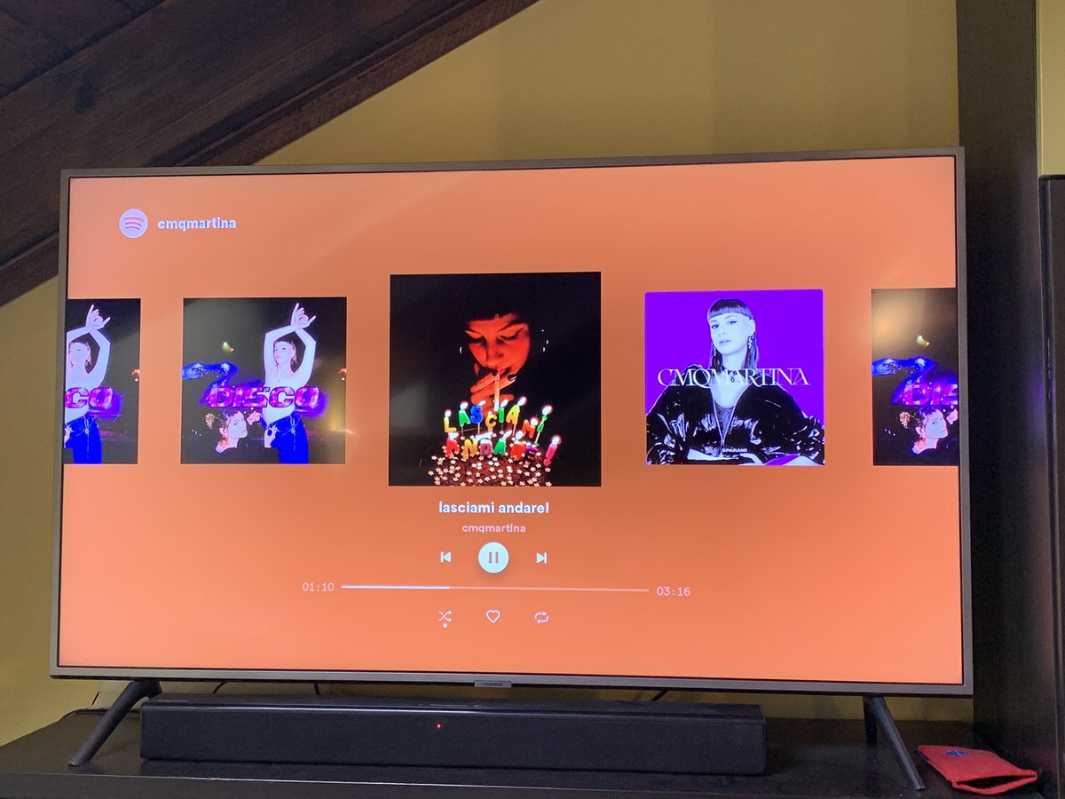 ssofia_03's tweet photo. Sto ballando in casa ascoltando tutta la discografia di @cmqmartina 
Mette una carica assurda, la adoro💜
@cmqmartina sei fantastica, spacchi un botto💣💜
Sta cazzo di radio è altissima https://t.co/8lRUjwRCJf