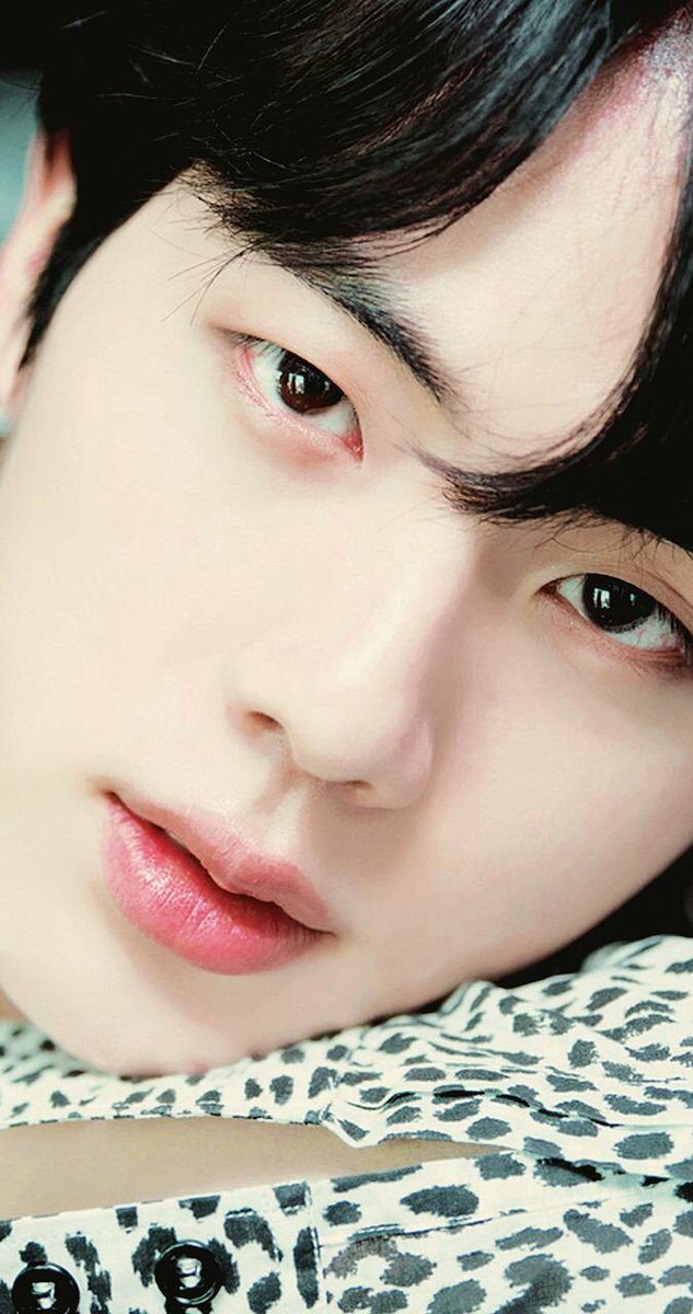 These two closeups took my breath away His gorgeously defined eyes PLUMPY LIPS  defined noseI'm AWESTRUCK  #방탄소년단  #진  #석진  #방탄소년단진  #방탄진  #JIN  #SEOKJIN  #BTSJIN  @BTS_twt