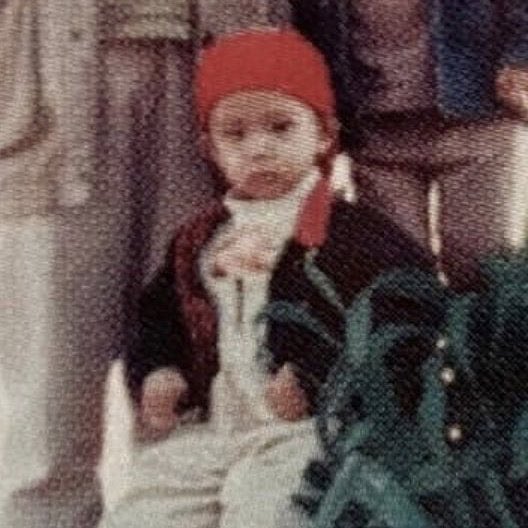 his habit of sitting with a PERFECT posture since forever. best boy confirmed