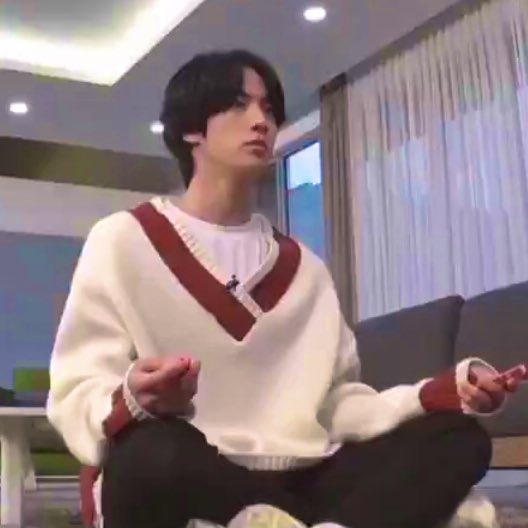 his habit of sitting with a PERFECT posture since forever. best boy confirmed