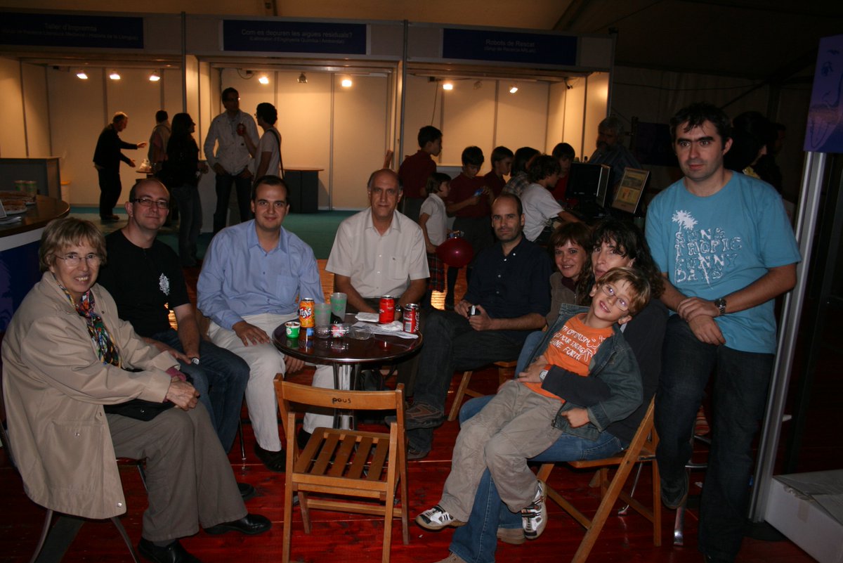 SilviaSimonR's tweet photo. Ei, mireu què he trobat a la meva hemeroteca, el moment! #NitRecerCat, però #RN08! També amb @jordimazon i @BernatCarre ! https://t.co/AS9PPsZ60b