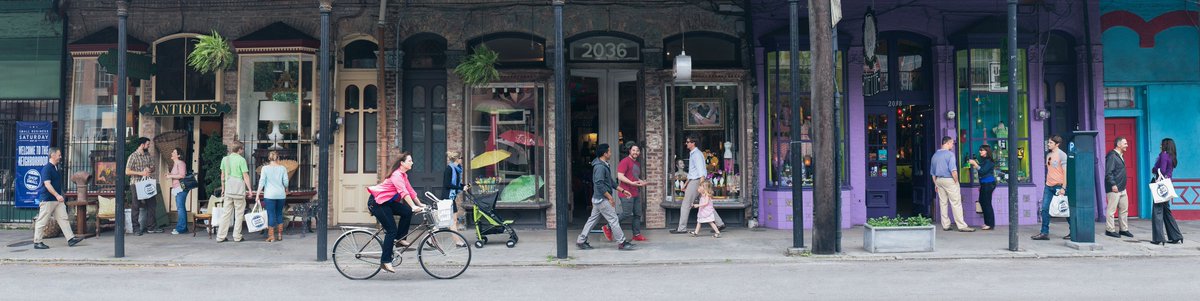 StayLocal's tweet photo. Happening now! On Small Business Saturday we #ShopSmall, choosing unique local products from our favorite NOLA businesses. See a list of deals + today's events &amp; follow us for markets &amp; more all holiday season. #supportsmallbusinesses #shopnola #shopindielocal #spendlocaljp https://t.co/m7lFSctJAa
